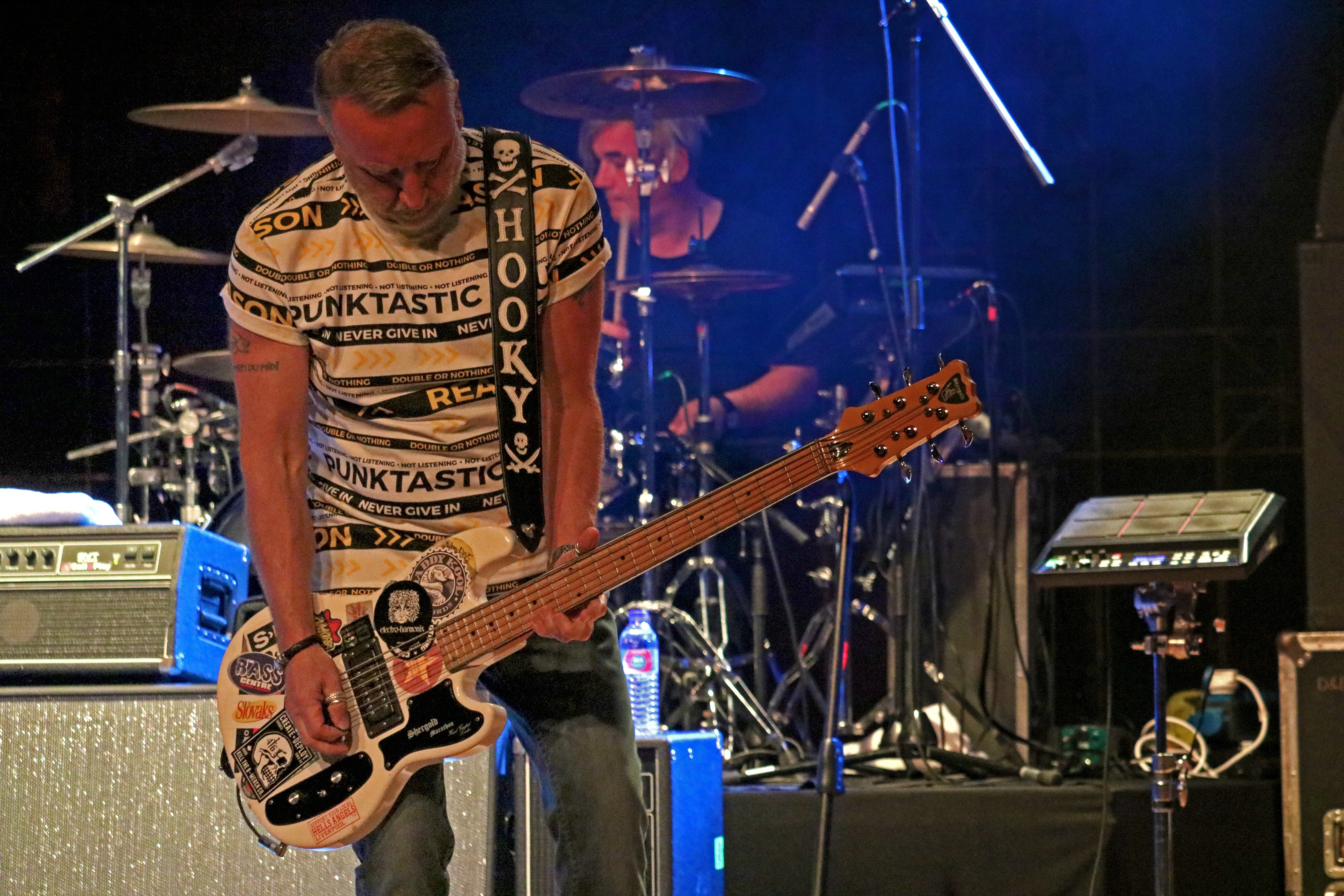 Peter Hook em Lisboa com muita nostalgia e uma performance brilhante!