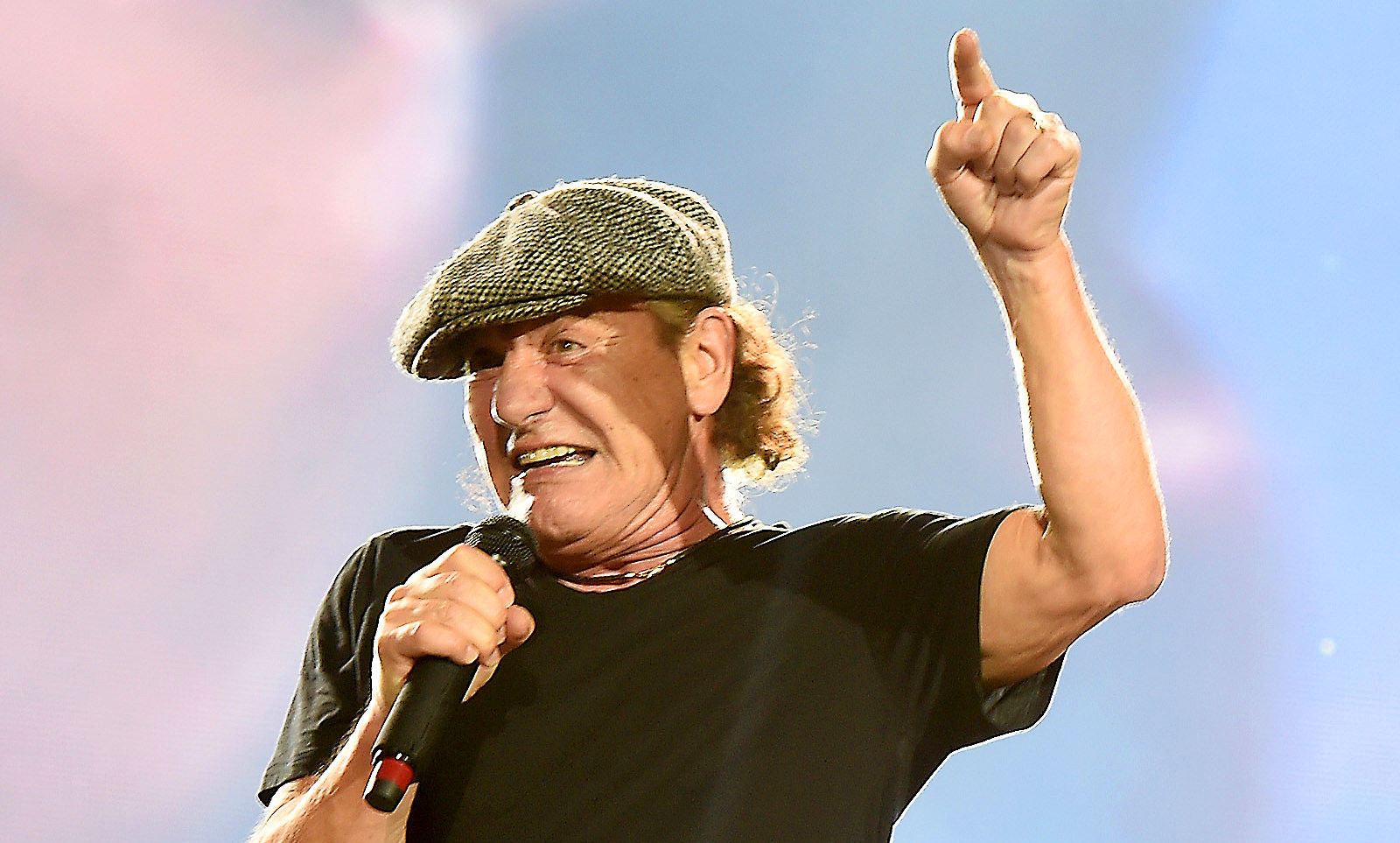 AC/DC dá mostras de que uma nova tour mundial está para acontecer muito em breve!