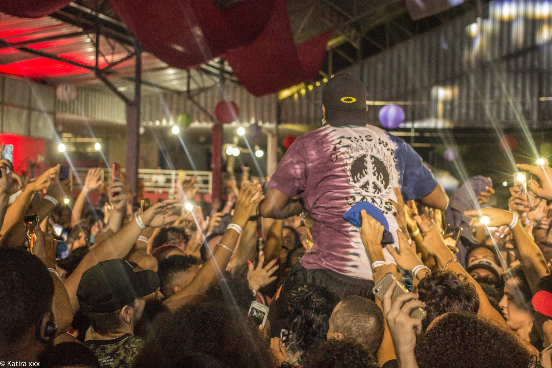 Fotorreportagem: Djonga e o ‘canto da liberdade’ durante festival em Goiânia