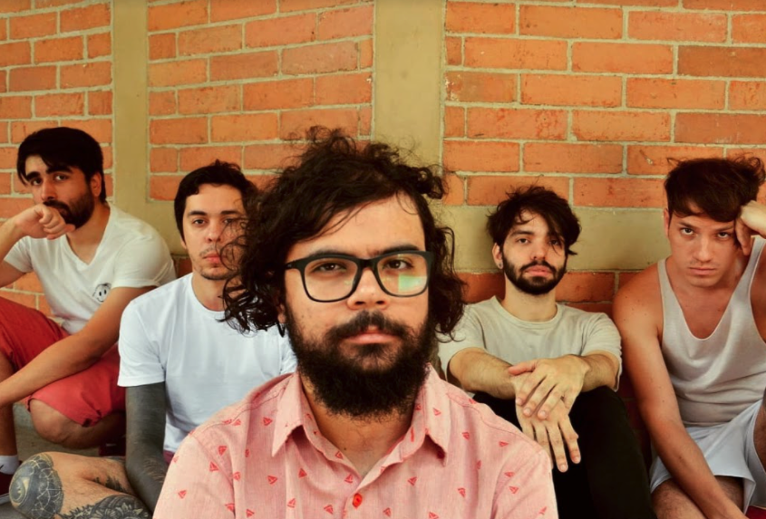 Entrevista com a banda De carne e Flor: “Músicas tristes sempre são as mais belas”