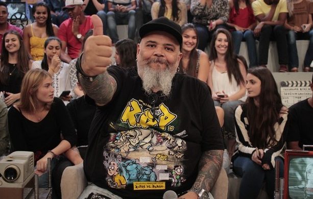 João Gordo celebra seus 57 anos em ação social na ocupação Alcântara Machado